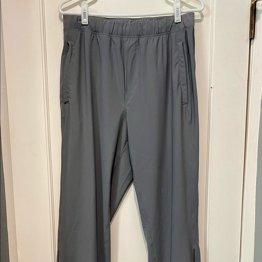 Lululemon Men’s drawstring ankle pants